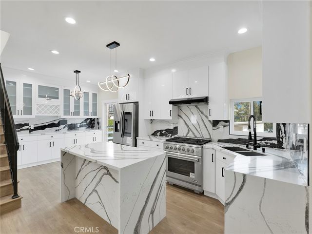 4530 Ensenada, Woodland Hills, CA 91364