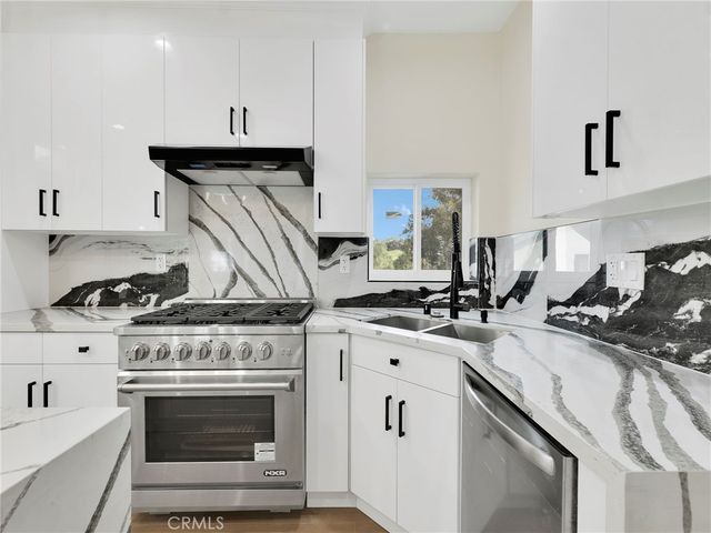 4530 Ensenada, Woodland Hills, CA 91364
