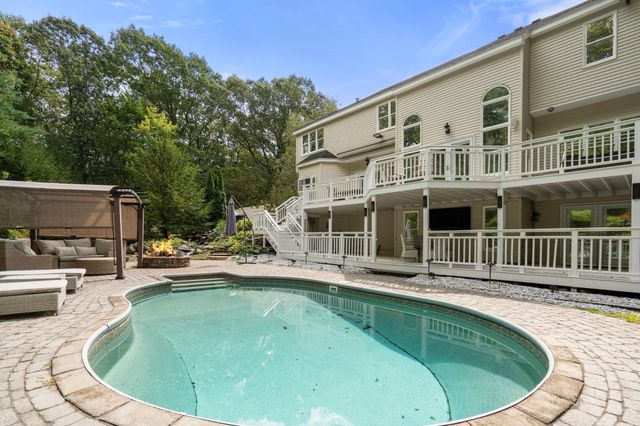 24 Old Connecticut Path, Ashland, MA 01721