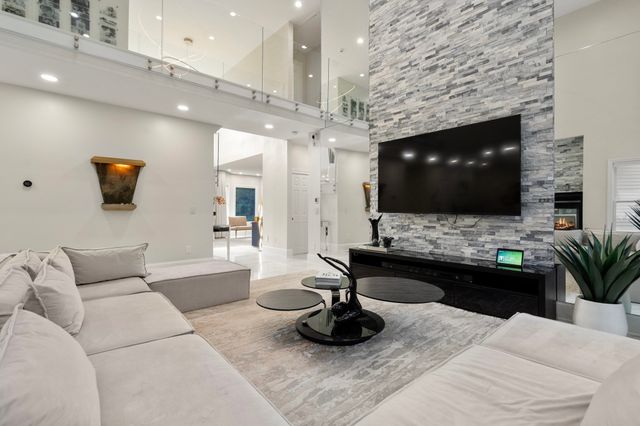 24 Old Connecticut Path, Ashland, MA 01721