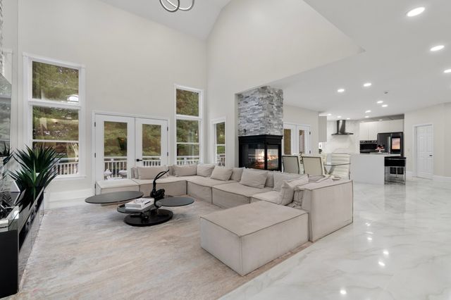 24 Old Connecticut Path, Ashland, MA 01721