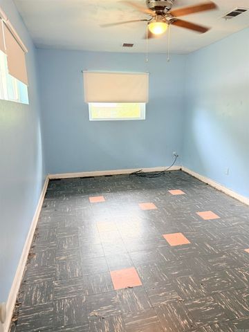 121 S. Laredo Ave., Russellville, AR 72801