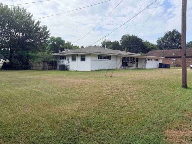 121 S. Laredo Ave., Russellville, AR 72801