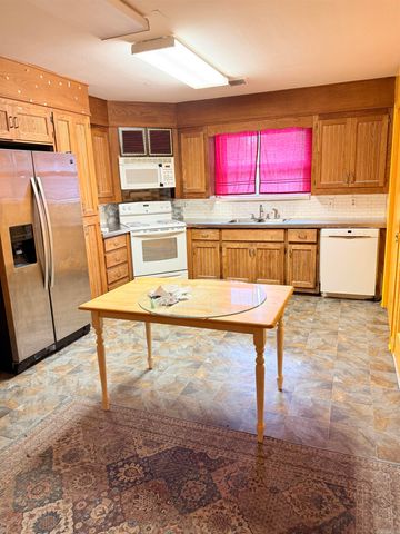 121 S. Laredo Ave., Russellville, AR 72801