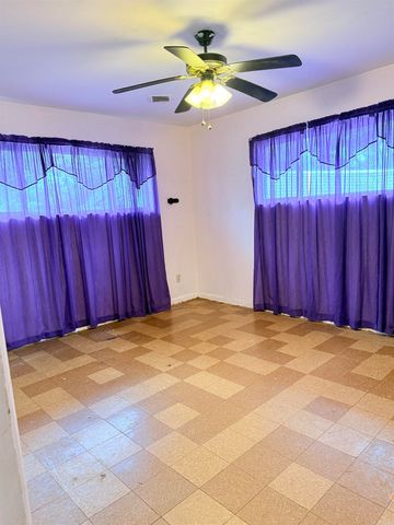 121 S. Laredo Ave., Russellville, AR 72801