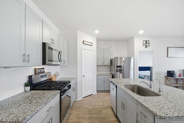 425 Lancebill Dr, Lockhart, TX 78644