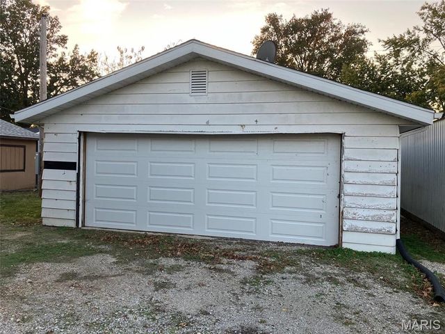 3 Lakeview Drive, Carlyle, IL 62231