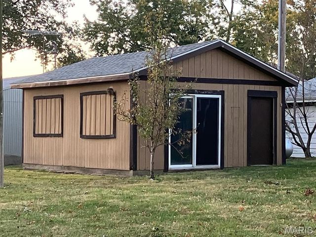 3 Lakeview Drive, Carlyle, IL 62231