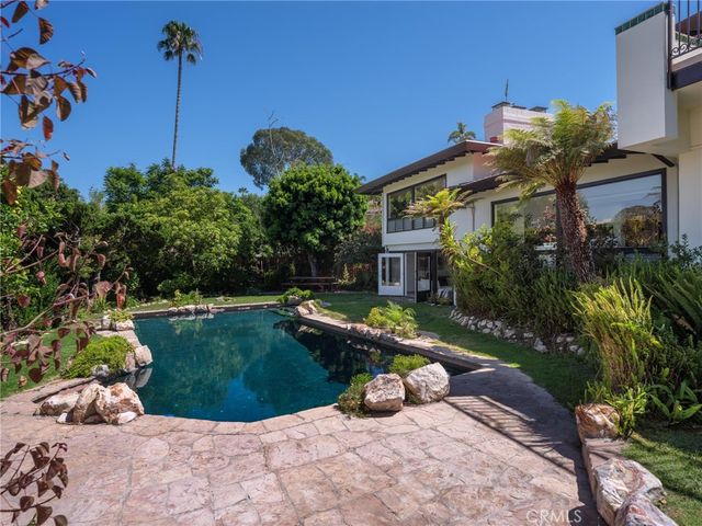 988 Via Rincon, Palos Verdes Estates, CA 90274