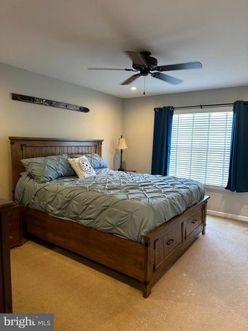 2129 DANVILLE DR, Pennsburg, PA 18073