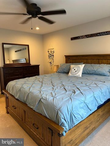 2129 DANVILLE DR, Pennsburg, PA 18073