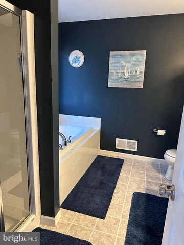 2129 DANVILLE DR, Pennsburg, PA 18073