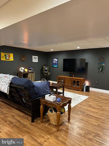 2129 DANVILLE DR, Pennsburg, PA 18073