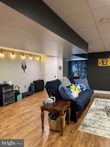 2129 DANVILLE DR, Pennsburg, PA 18073