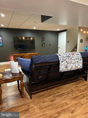 2129 DANVILLE DR, Pennsburg, PA 18073