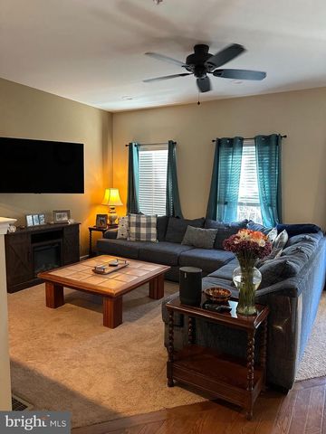 2129 DANVILLE DR, Pennsburg, PA 18073