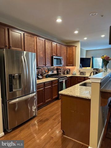 2129 DANVILLE DR, Pennsburg, PA 18073