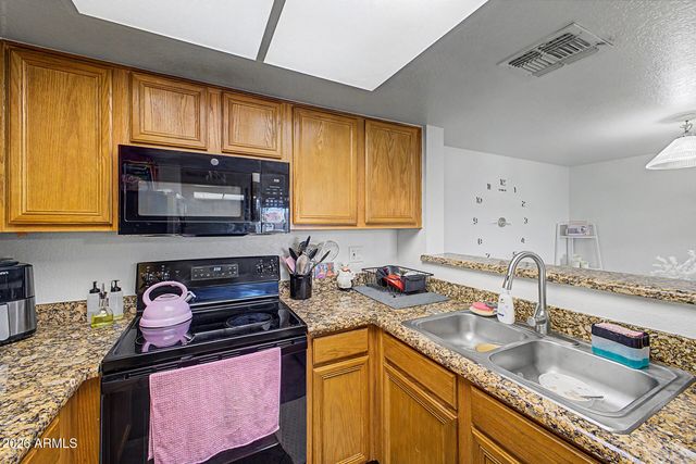 5757 W EUGIE Avenue 2075, Glendale, AZ 85304