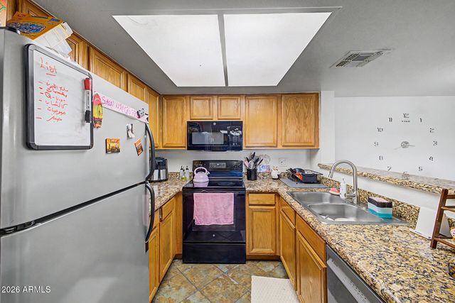 5757 W EUGIE Avenue 2075, Glendale, AZ 85304