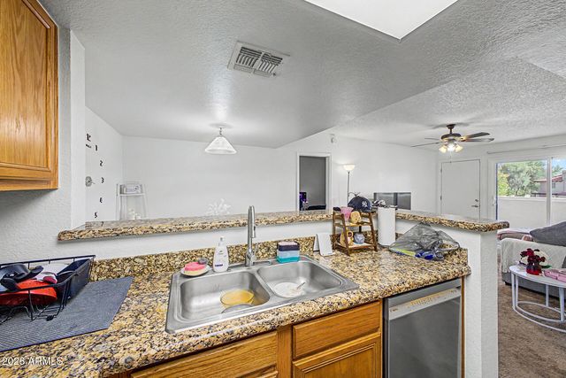 5757 W EUGIE Avenue 2075, Glendale, AZ 85304