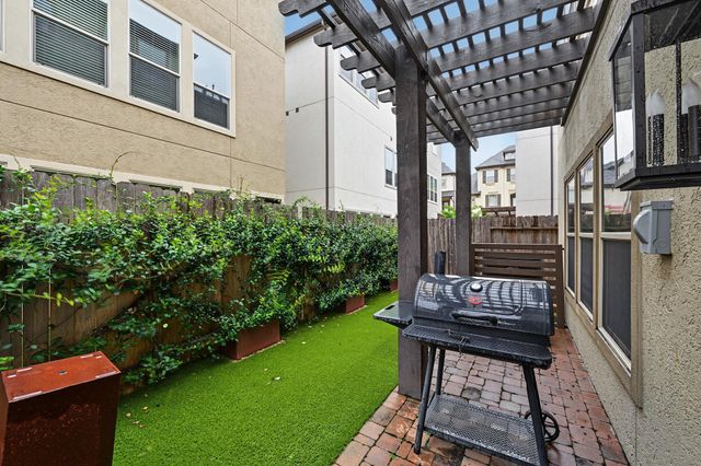 2713 Shadybrook Meadow Drive, Houston, TX 77080