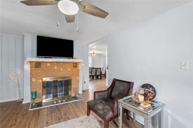 2020 Mckinney Rd, Monroeville, PA 15146