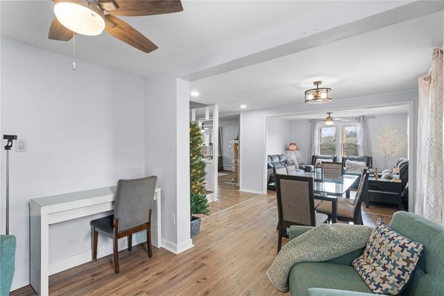 2020 Mckinney Rd, Monroeville, PA 15146