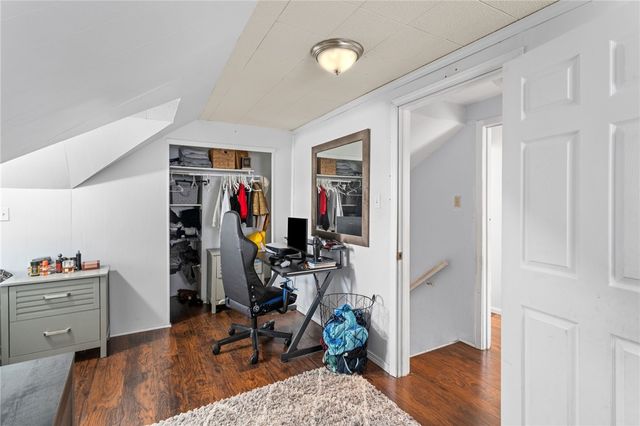 2020 Mckinney Rd, Monroeville, PA 15146