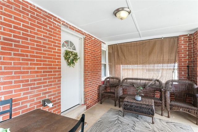 2020 Mckinney Rd, Monroeville, PA 15146