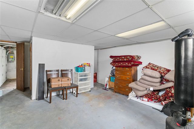 2020 Mckinney Rd, Monroeville, PA 15146