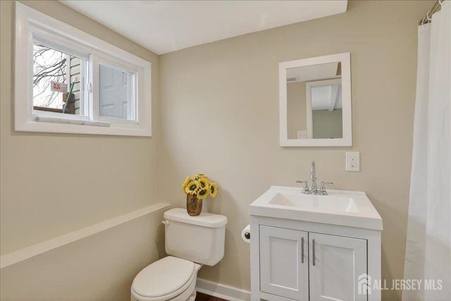 62 Stevens Avenue, Old Bridge, NJ 08857