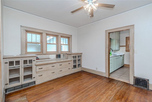 1448 Thompson Avenue, Des Moines, IA 50316