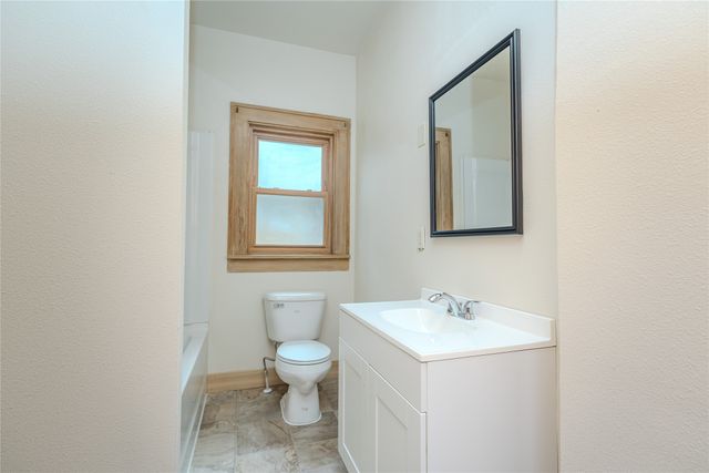 1448 Thompson Avenue, Des Moines, IA 50316