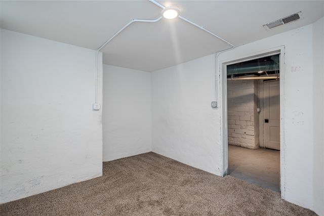 1448 Thompson Avenue, Des Moines, IA 50316
