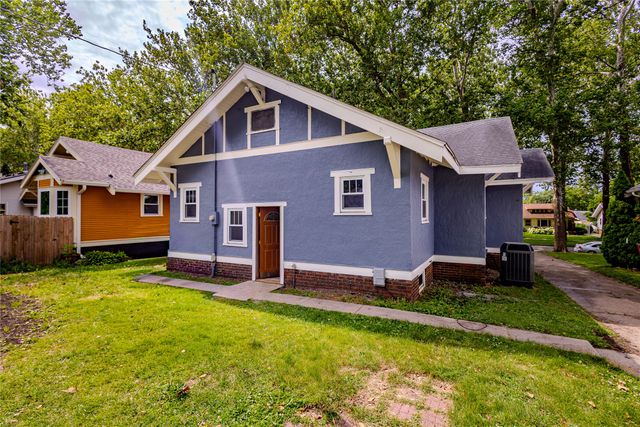 1448 Thompson Avenue, Des Moines, IA 50316