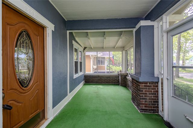 1448 Thompson Avenue, Des Moines, IA 50316
