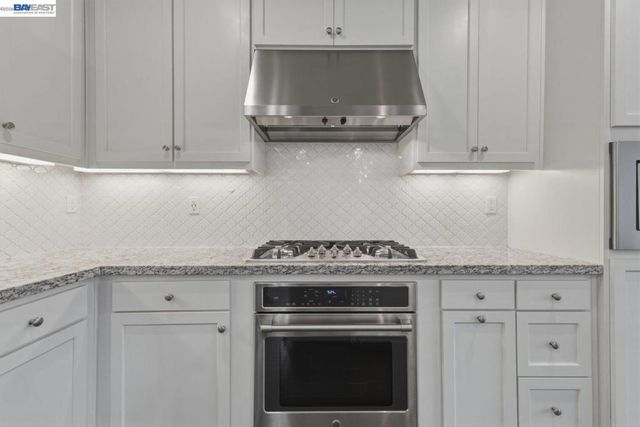520 Sandalwood Dr, Livermore, CA 94551