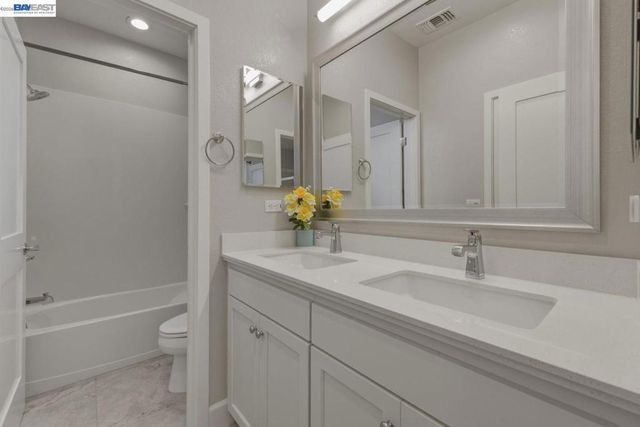 520 Sandalwood Dr, Livermore, CA 94551
