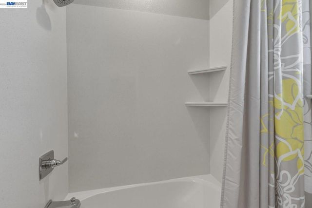 520 Sandalwood Dr, Livermore, CA 94551