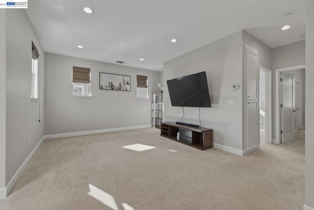 520 Sandalwood Dr, Livermore, CA 94551
