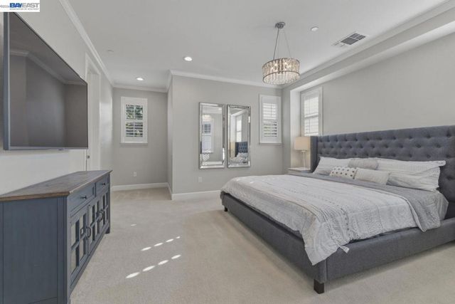 520 Sandalwood Dr, Livermore, CA 94551