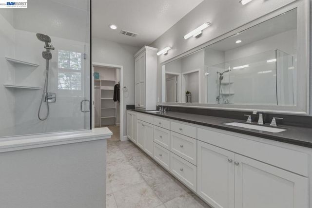 520 Sandalwood Dr, Livermore, CA 94551