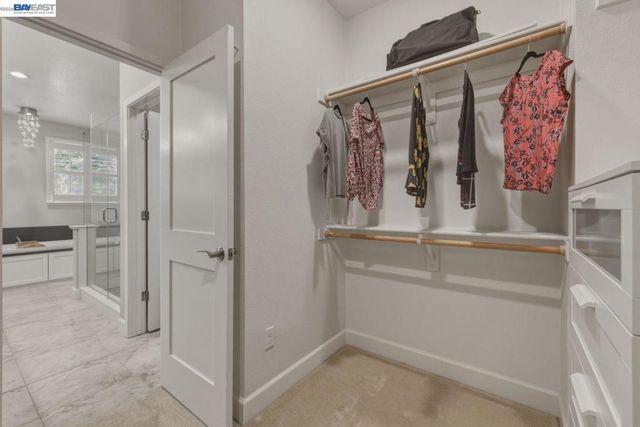 520 Sandalwood Dr, Livermore, CA 94551
