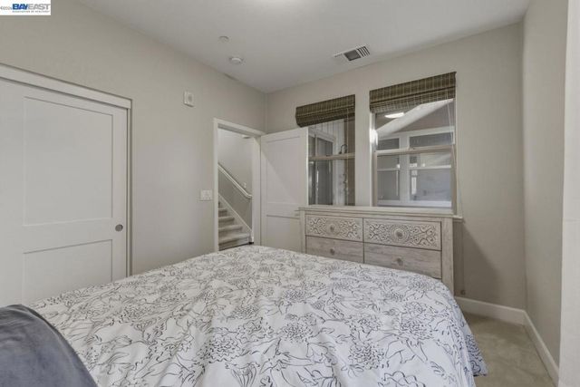 520 Sandalwood Dr, Livermore, CA 94551