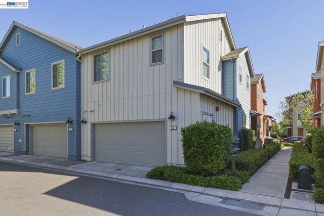 520 Sandalwood Dr, Livermore, CA 94551