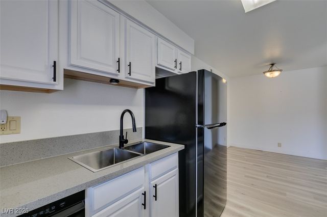 5260 River Glen Drive 268, Las Vegas, NV 89103