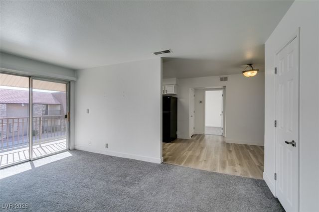 5260 River Glen Drive 268, Las Vegas, NV 89103