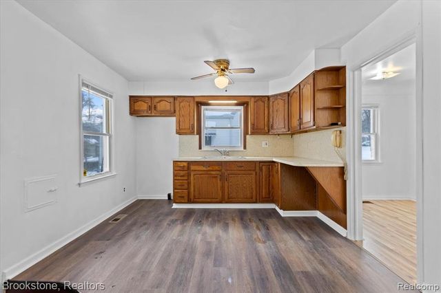 951 Argyle Avenue, Pontiac, MI 48341