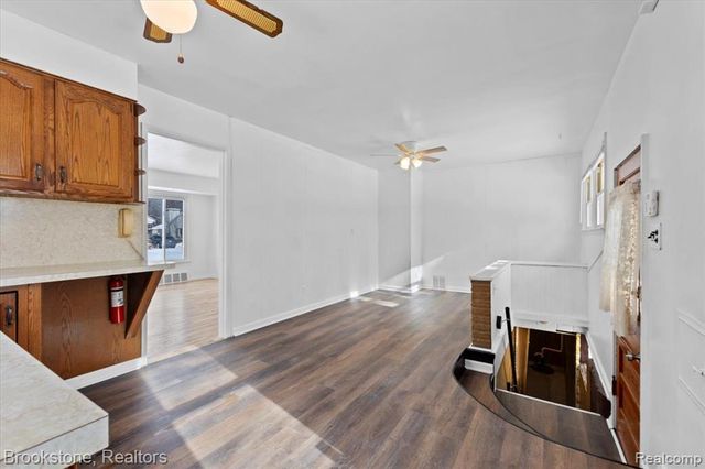 951 Argyle Avenue, Pontiac, MI 48341