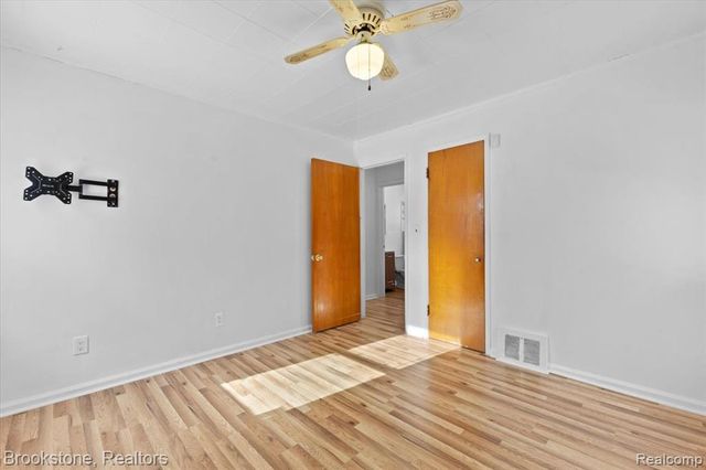 951 Argyle Avenue, Pontiac, MI 48341